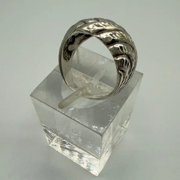 Silver Textured Ring Size 7.5 - Picture 2 of 13